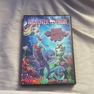 This is the monster high great starrier reef movie and it comes with everything